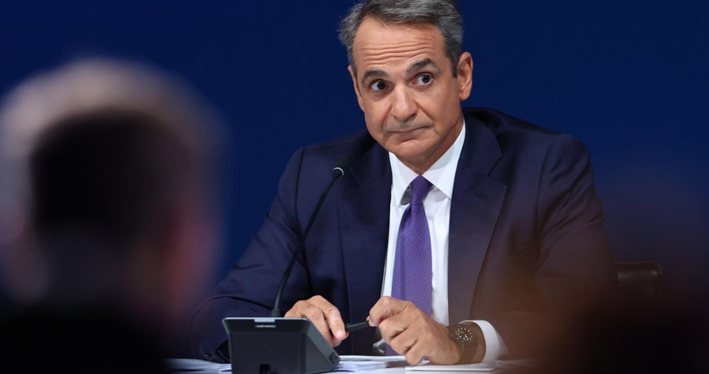 Ο πρωθυπουργός της «Μητσοτάκης ΑΕ» ανακάλυψε συμφέροντα και Μέσα που τον χτυπούν μέσω του Τσίπρα