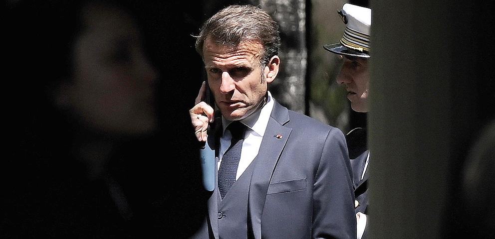 Γαλλία σε κρίση: Κυβέρνηση σε κατάρρευση, εκλογές ή παραίτηση Μακρόν;