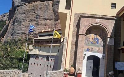 Καλάβρυτα: Ηγούμενος συνελήφθη για πώληση εικόνων – Τιμή 200.000 ευρώ!