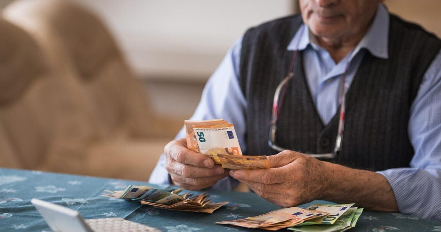 Όλες οι νέες κλίμακες φορολογίας εισοδήματος για μισθωτούς, συνταξιούχους, επαγγελματίες και αγρότες - Πίνακες
