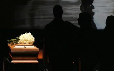 Μιλάνο: Συγκίνηση και λαϊκό προσκύνημα για τον Τζόρτζιο Αρμάνι
