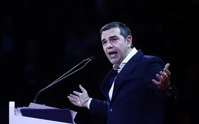 Τσίπρας Επιστρέφει: Νέος Μεσσίας ή Αρχιτέκτονας του Συστήματος;