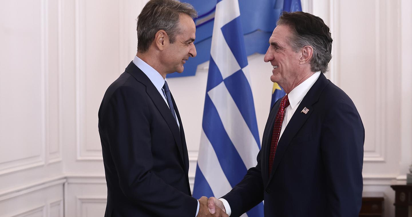 Συνάντηση Μητσοτάκη – Μπέργκαμ: Μήνυμα «συνεργασίας» για το αμερικανικό LNG
