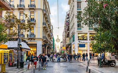 Θετικές προβλέψεις για την οικονομία: Τι αναμένει η Alpha Bank