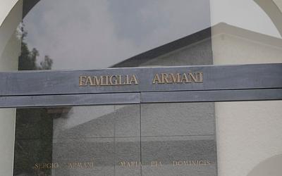 Συγκίνηση στην κηδεία του Τζόρτζιο Αρμάνι στο χωριό του