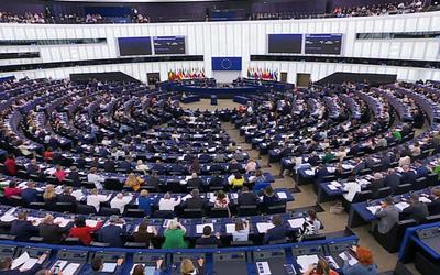 Χαμός στην Ευρωβουλή: Αρνήθηκαν σιγή για τον Τσάρλι Κερκ!