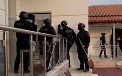 Επιχείρηση της αστυνομίας στο Ζεφύρι: Οκτώ συλλήψεις και κατασχέσεις