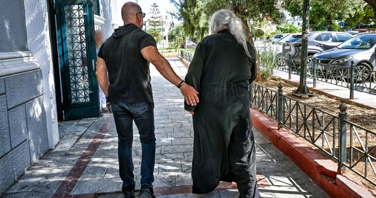 Μονή Καλαβρύτων: «Ιερές μπίζνες» από τον Ηγούμενο στο Μέγα Σπήλαιο – Την Πέμπτη απολογούνται οι έξι συλληφθέντες για εγκληματική οργάνωση