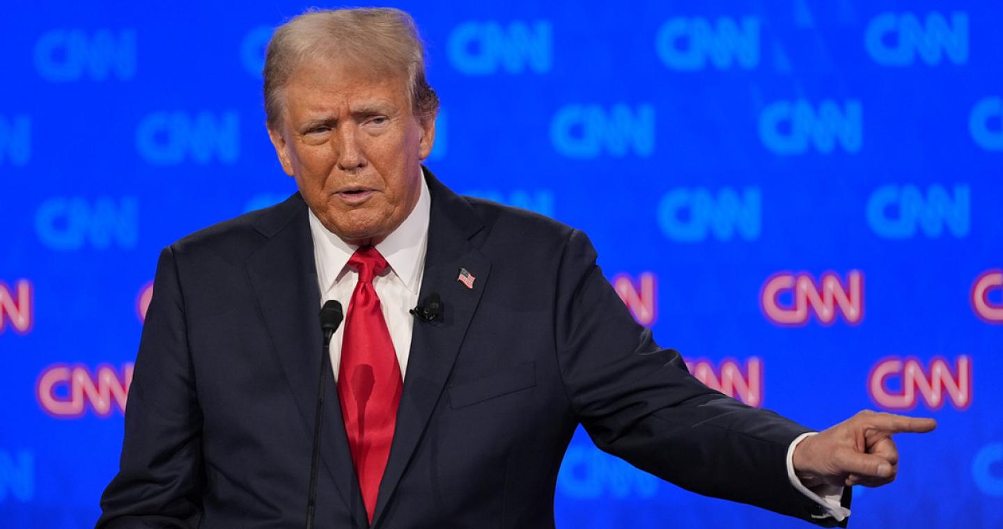 CNN για Τραμπ: Κρύβει τις πολιτικές του αδυναμίες, υιοθετώντας ρητορική «Αποκάλυψης»