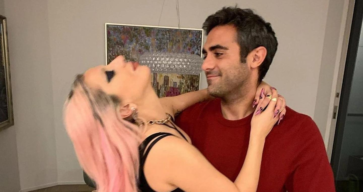 Η Lady Gaga αφιερώνει τη νίκη της στα VMA στον αρραβωνιαστικό της, Μάικλ Πολάνσκι