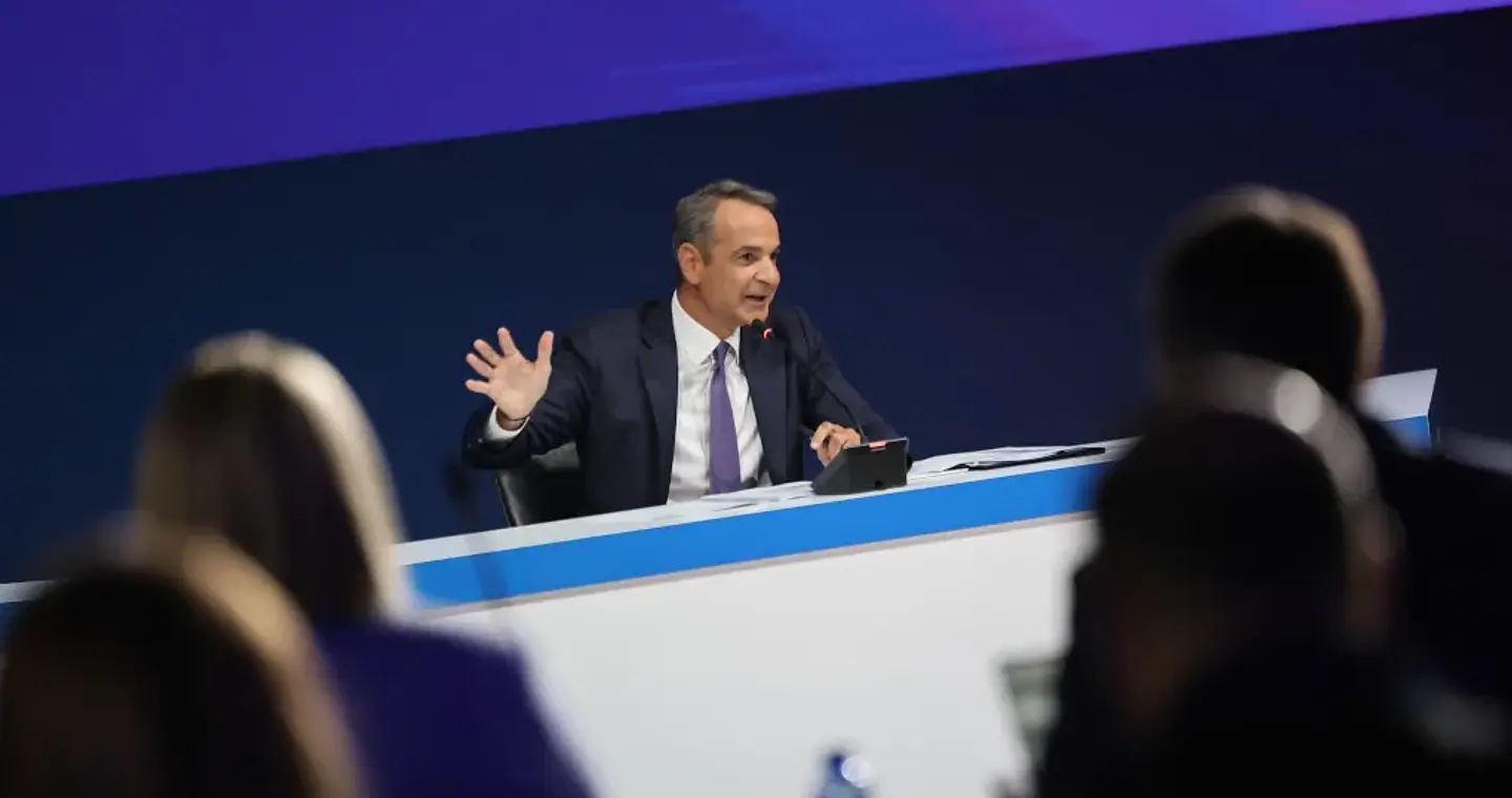 Οι δημοσκοπήσεις «καίνε» το αφήγημα για τη ΔΕΘ - Αποδοκιμασία επί πέντε για τα ψίχουλα Μητσοτάκη