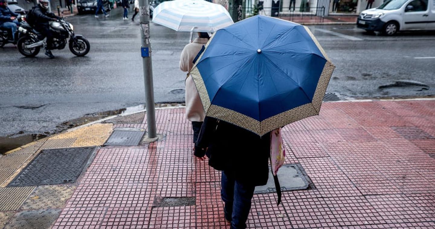 Καιρός: Ξεκινάει αστάθεια με βροχές και καταιγίδες - Πού θα χρειαστείτε ομπρέλα