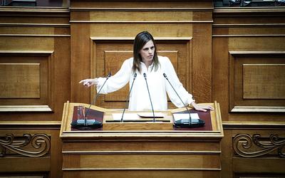 Αχτσιόγλου: Αριστερή συσπείρωση τώρα, αλλιώς χάνουμε το τρένο!