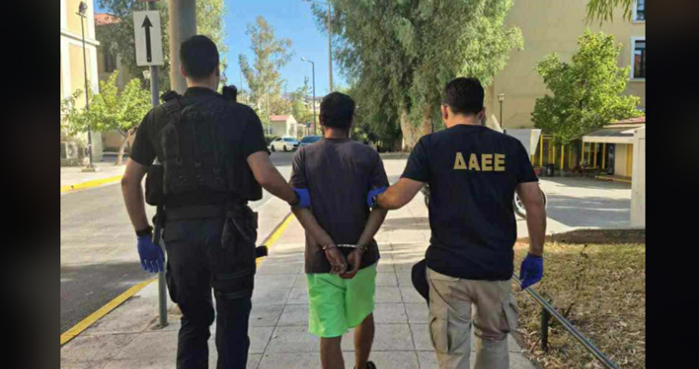 Σεσημασμένος ο 32χρονος που επιτέθηκε σε ανήλικες στο Αιγάλεω: Κατηγορείται για εμπρησμούς στον Υμηττό, μπλεγμένος και σε απόπειρα ανθρωποκτονίας