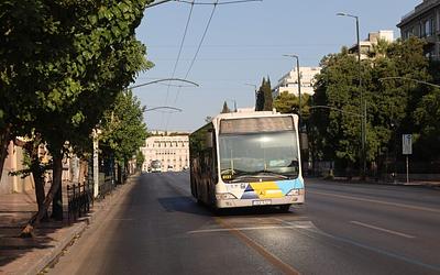 Γλυφάδα: Άνδρας επιχείρησε να κατεβάσει το παντελόνι του σε λεωφορείο!