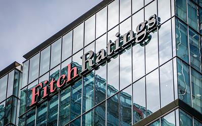 Fitch: Υποβάθμιση της Γαλλίας λόγω πολιτικής αστάθειας και δημοσιονομικών αβεβαιοτήτων