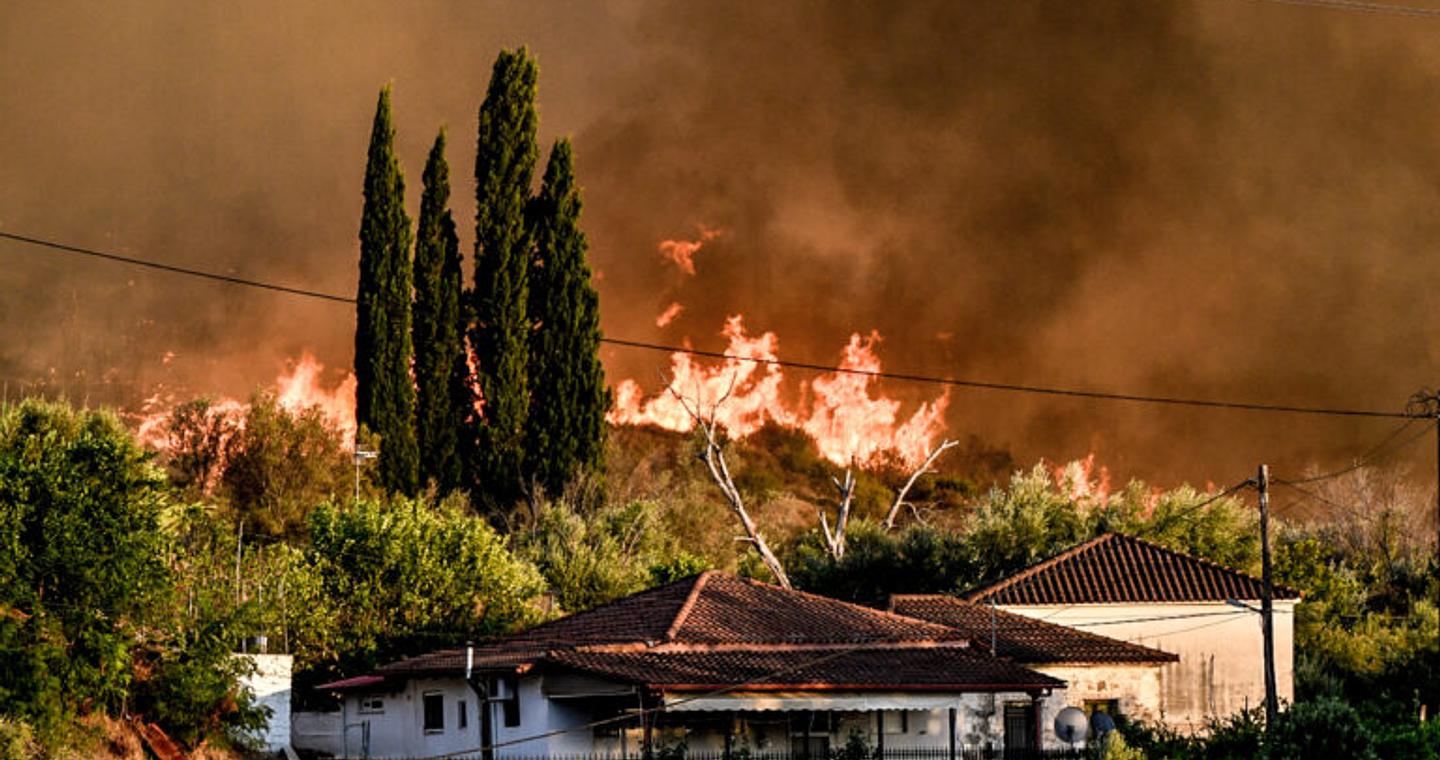 Φωτιά τώρα στην Αρχαία Ολυμπία: Δύσκολη νύχτα σε Χελιδόνι, Ηράκλεια – Μάχη με φλόγες και ανέμους, νέο μήνυμα του «112»