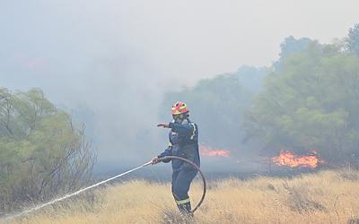 Καυτός Σαββατοκύριακο: Πού χτυπάει κόκκινο ο κίνδυνος πυρκαγιάς;