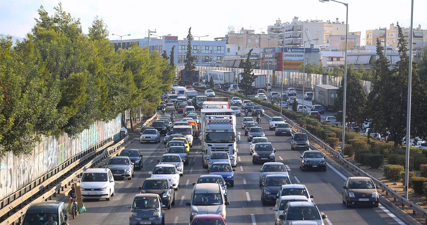 Κίνηση στους δρόμους: Προβλήματα ξανά στον Κηφισό – Πού αλλού υπάρχουν καθυστερήσεις