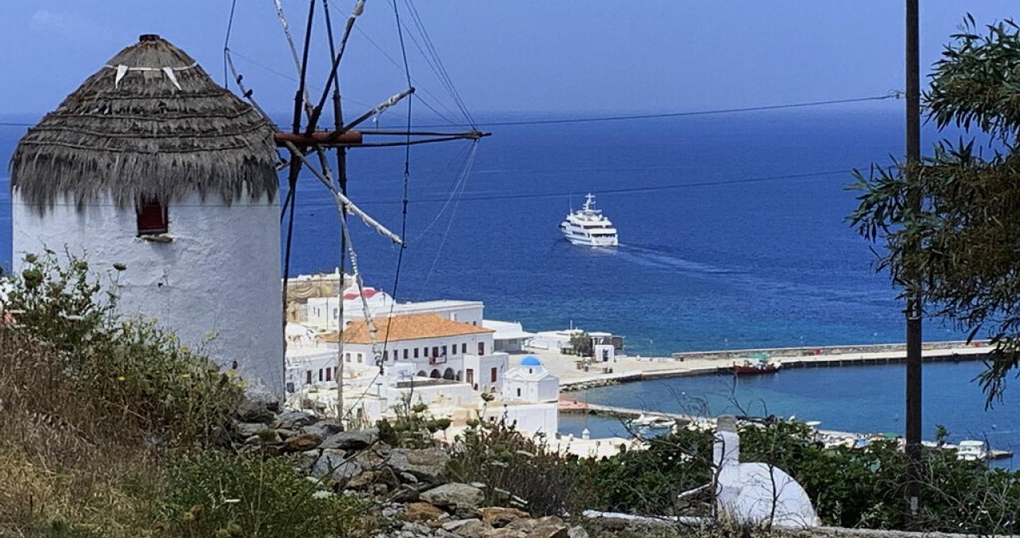 ΟΠΕΚΕΠΕ: Οικόπεδο - φιλέτο 130 στρεμμάτων στην Πάνορμο Μυκόνου δηλώθηκε ως βοσκοτόπι