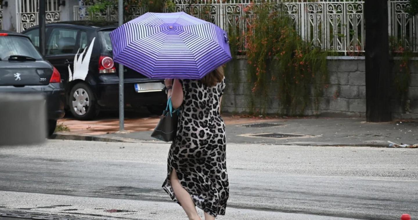 Καιρός: Στους 34 βαθμούς η θερμοκρασία σήμερα, υποχωρούν οι άνεμοι -Πού αναμένονται βροχές και καταιγίδες
