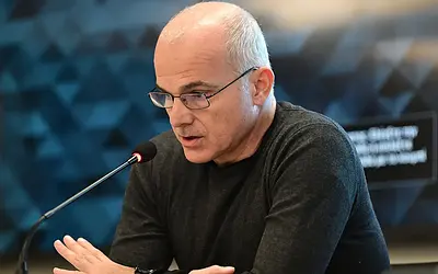 Τέμπη: Ένταση για τον εισαγγελέα και οργή συγγενή θύματος