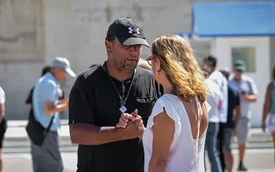 Τέμπη: Συγγενείς θυμάτων ζητούν εκταφή – Απεργία πείνας έξω από τη Βουλή!