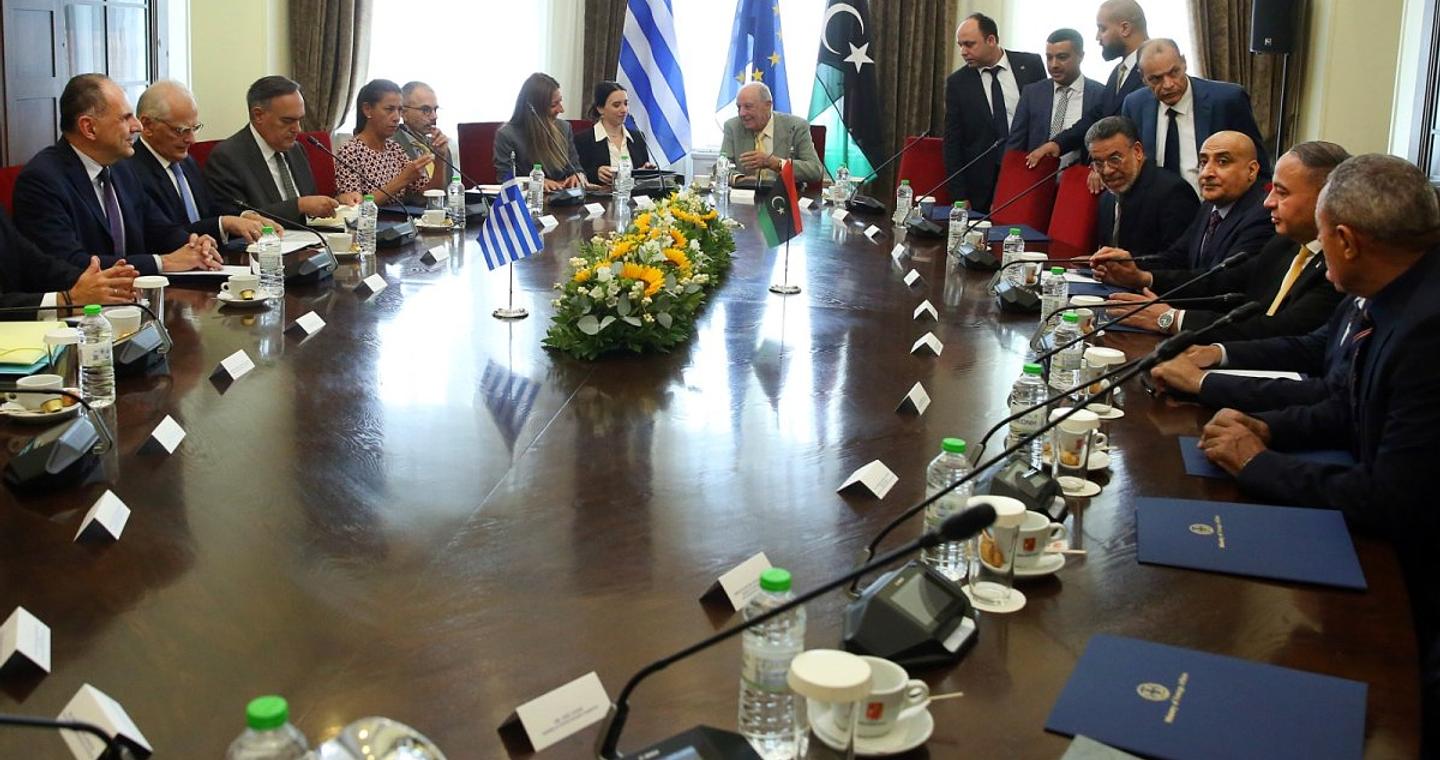 Αθήνα και Τρίπολη ξεκινούν διάλογο για οριοθέτηση ΑΟΖ – Τι συζήτησαν Γεραπετρίτης – αλ Μπάουρ