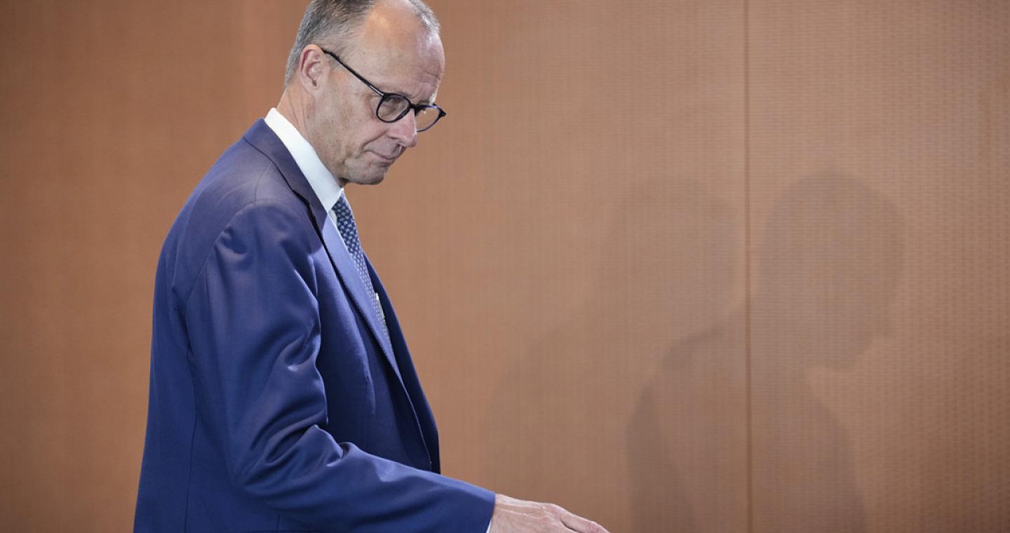 100 μέρες Μερτς: Φθίνει η εμπιστοσύνη στην κυβέρνηση