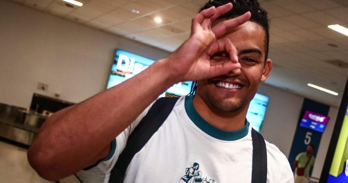 Επέστρεψε στην Ελλάδα ο «ασημένιος» Καραλής – «Άναψε μέσα μου μια νέα φλόγα, του χρόνου ακόμη πιο ψηλά»