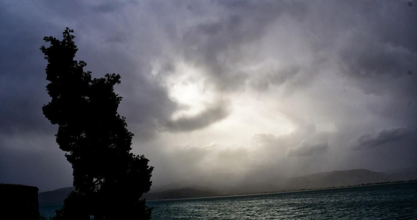 Καιρός: «Να προετοιμαστούμε για επικίνδυνες καταστάσεις» – Καμπανάκι Μαρουσάκη για επικείμενη κακοκαιρία