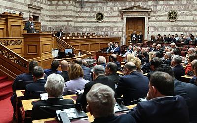 Πολιτικές αναταράξεις: Θεοδωρικάκος, Λοβέρδος, ΠΑΣΟΚ και αγρότες στο προσκήνιο