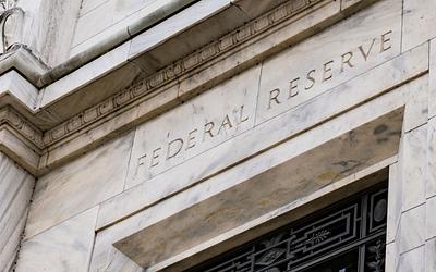 Αντίθετη πορεία της Fed: Ταραχή στις κεντρικές τράπεζες;