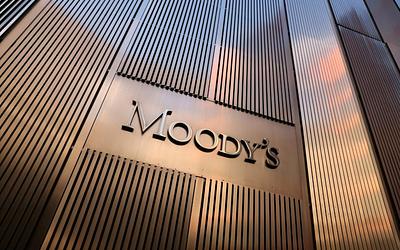 Moody's: Σταθερός ο βαθμός της Ελλάδας – Τι σημαίνει αυτό;