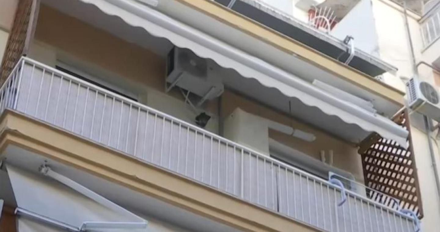 Γυναικοκτονία στη Θεσσαλονίκη: Άνδρας έπνιξε την αδερφή του και κάλεσε μετά την αστυνομία