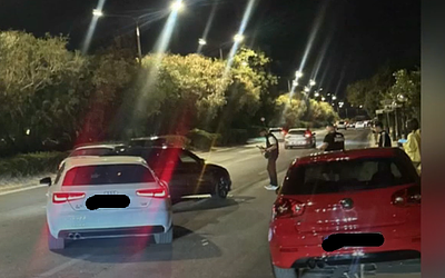 Τροχαίο σοκ στη Βούλα: Δύο αυτοκίνητα έγιναν συντρίμμια!