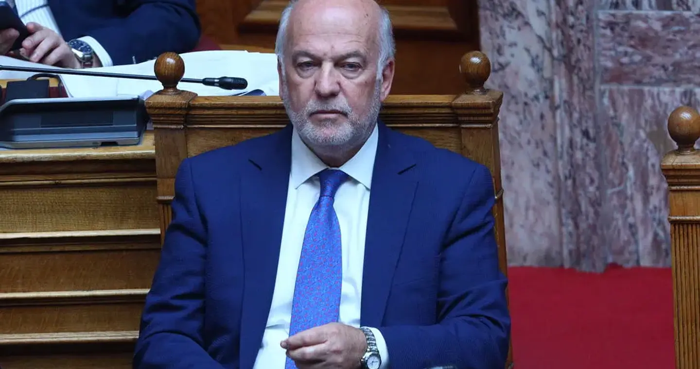 Μετά τις προσβολές ο Φλωρίδης τώρα προαναγγέλλει εισαγγελική απόφαση για εκταφή