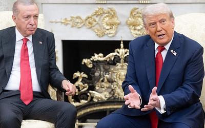 Τραμπ-Ερντογάν: «Θα αγοράσει ό,τι θέλει» – Άρση κυρώσεων και ρωσικό πετρέλαιο στο τραπέζι