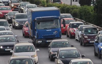 Αττική Οδός: Χάος στην έξοδο για Λαμία λόγω ακινητοποιημένου φορτηγού!