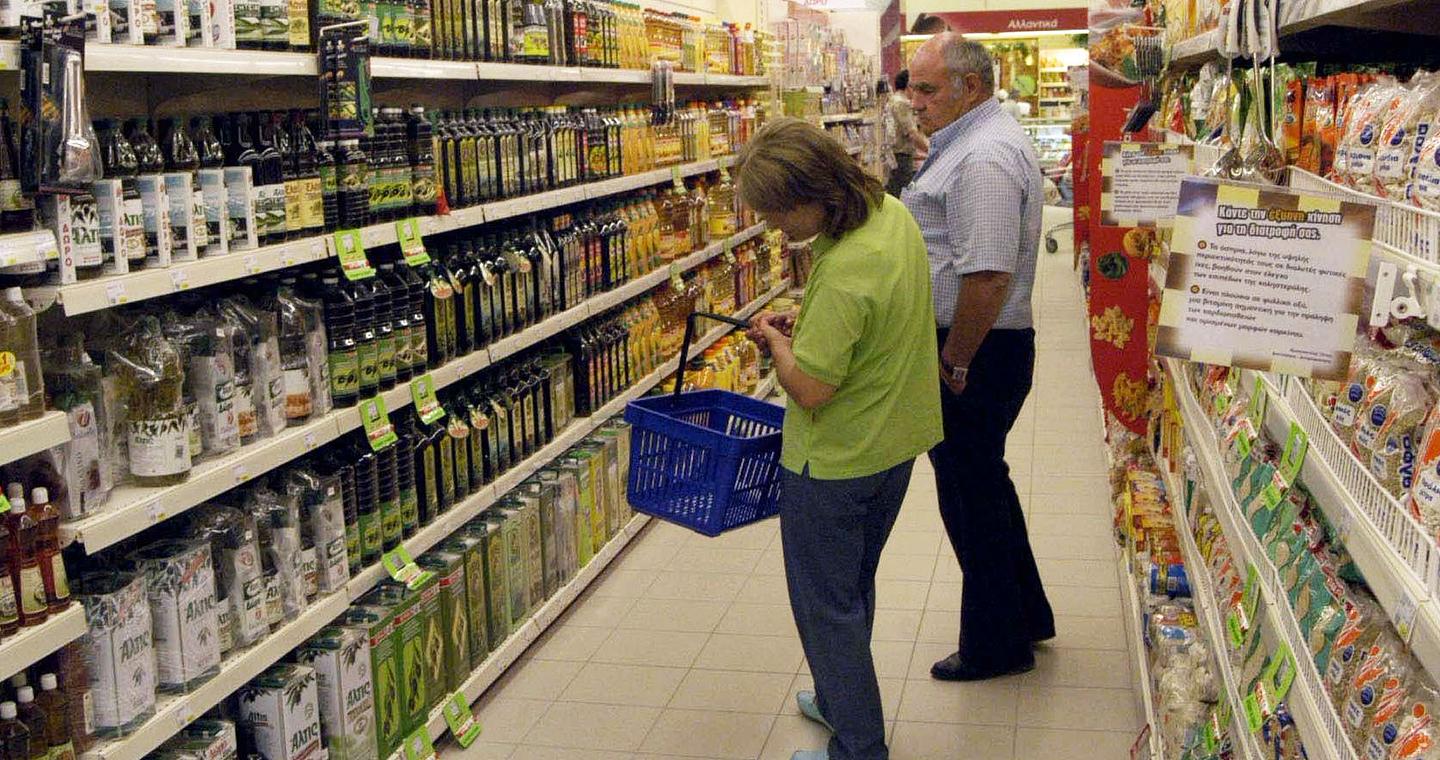 Μειώθηκε η κατανάλωση ελαιολάδου, ψωμιού, αυγών και γάλακτος