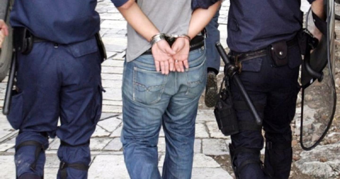 Ηράκλειο: Συνελήφθη ο “εισπράκτορας” τηλεφωνικών απατών με τα χρήματα στις αποσκευές του