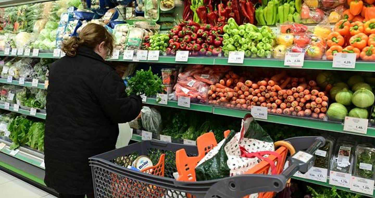 Αναζητείται “φρένο” στις αυξήσεις τιμών – Αγωνία στο οικονομικό επιτελείο για τον πληθωρισμό