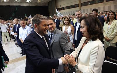 ΠΑΣΟΚ: Γιατί δεν απογειώνεται παρά την κρίση στον ΣΥΡΙΖΑ;