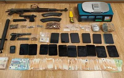 Εξαρθρώθηκε σπείρα ναρκωτικών: 1,1 τόνοι κάνναβης και 8 εκατ. ευρώ!