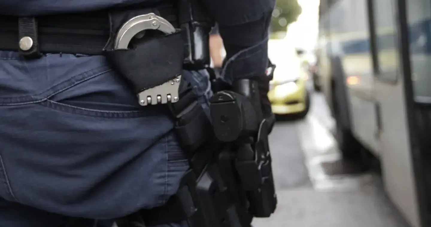 Σύλληψη αστυνομικού στην Ξάνθη - Κατηγορείται για ξυλοδαρμό