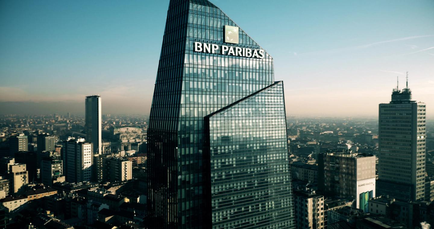 Bloomberg: Οι απρόβλεπτες ΗΠΑ κηρύσσουν τραπεζικό πόλεμο στην Ευρώπη