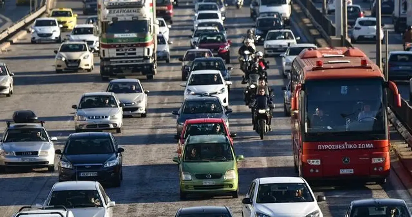 Κίνηση στους δρόμους: Χάος σε Κηφισό και Κηφισίας – LIVE ΧΑΡΤΗΣ