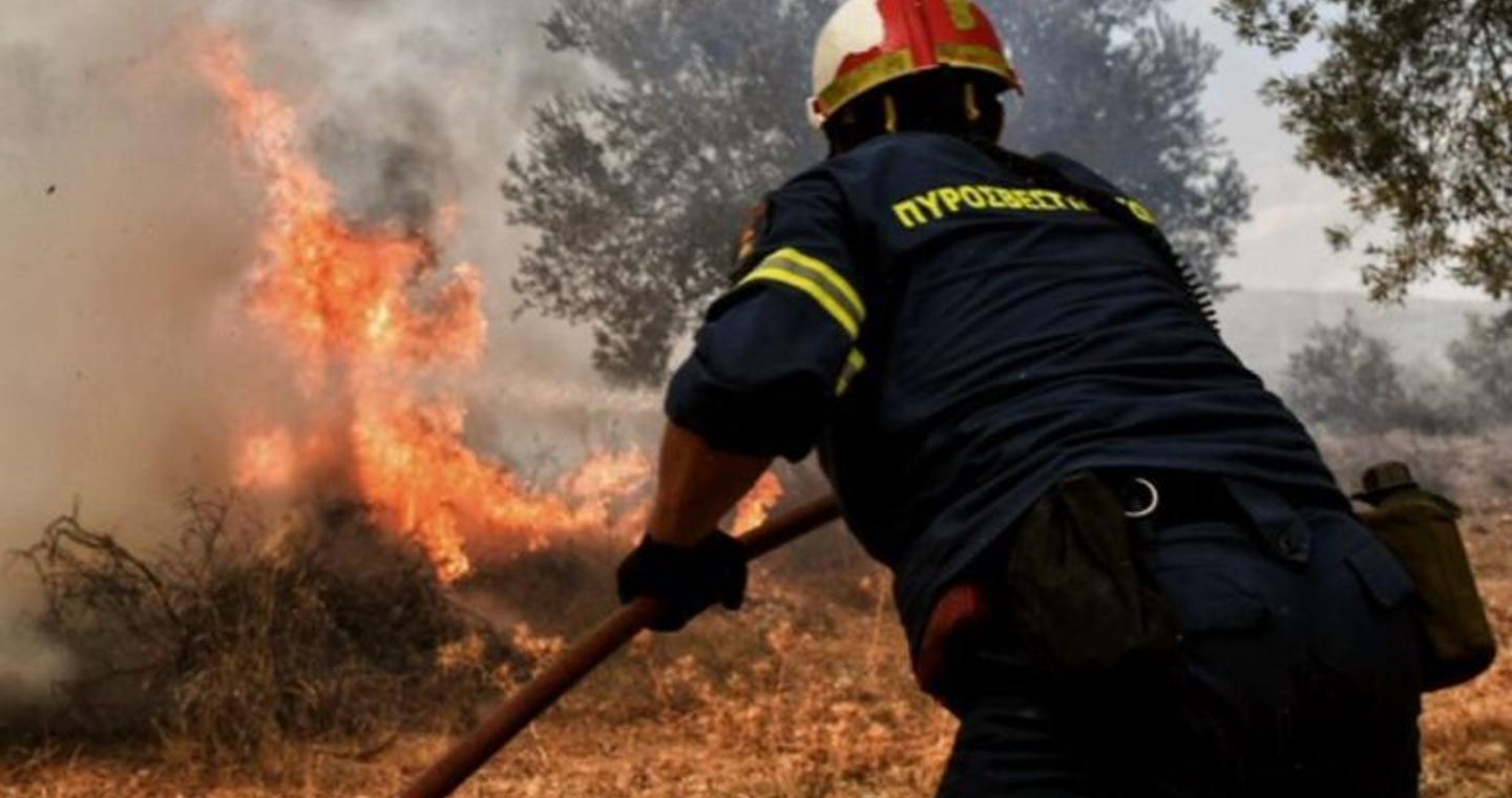 Δήμαρχος Νεμέας: Χωρίς ενεργό μέτωπο η πυρκαγιά – Δημιουργούνται αντιπυρικές ζώνες – Eπιφυλακή για αναζωπυρώσεις