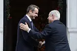 Ελιγμοί Μητσοτάκη: Βοήθεια στην Παλαιστίνη, Απόσταση από Νετανιάχου;