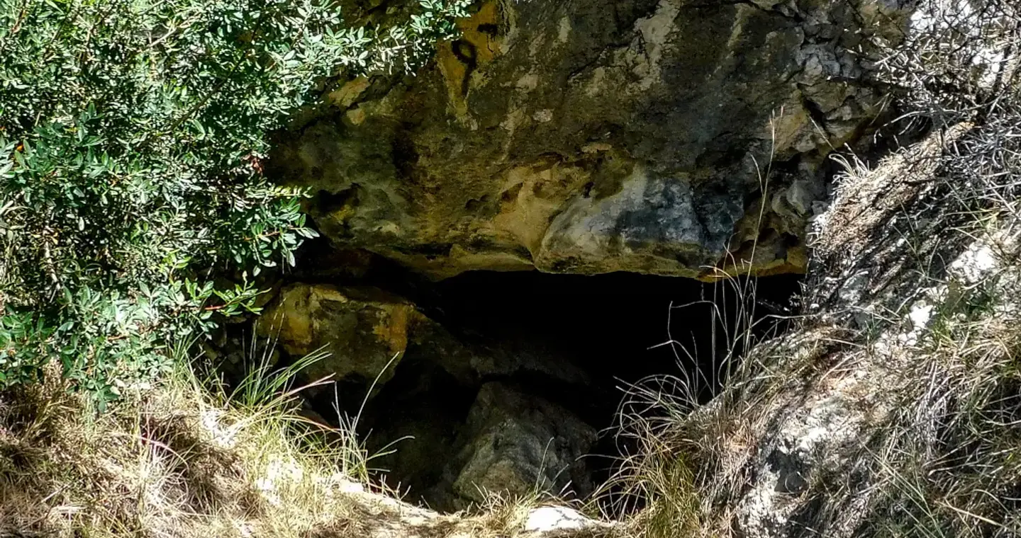 Περίεργη υπόθεση στη Λάρισα με άνδρα εγκλωβισμένο σε σπηλιά - Τι έχει συμβεί